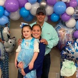 Meet your Posher, Adrienne